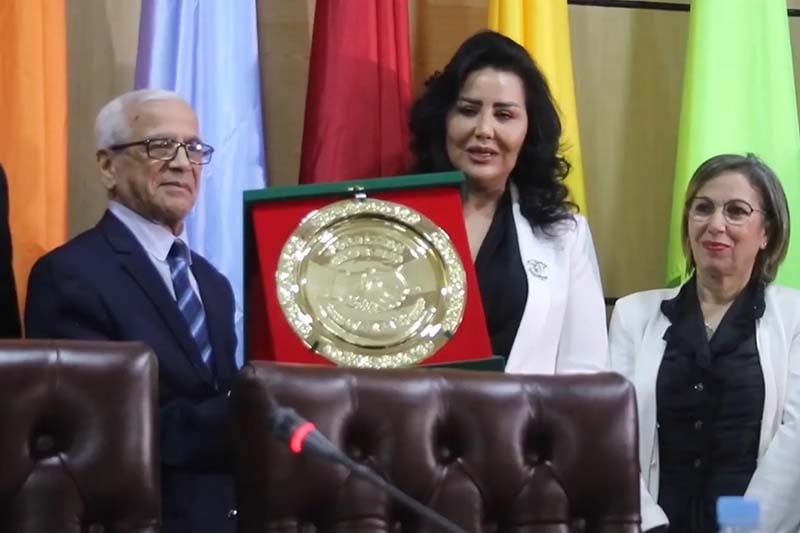 "يد في يد" تكرم السعود علوي