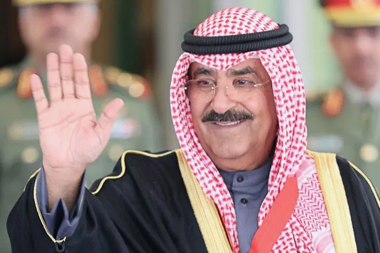 ولي عهد الكويت يطالب بتطوير الجيش
