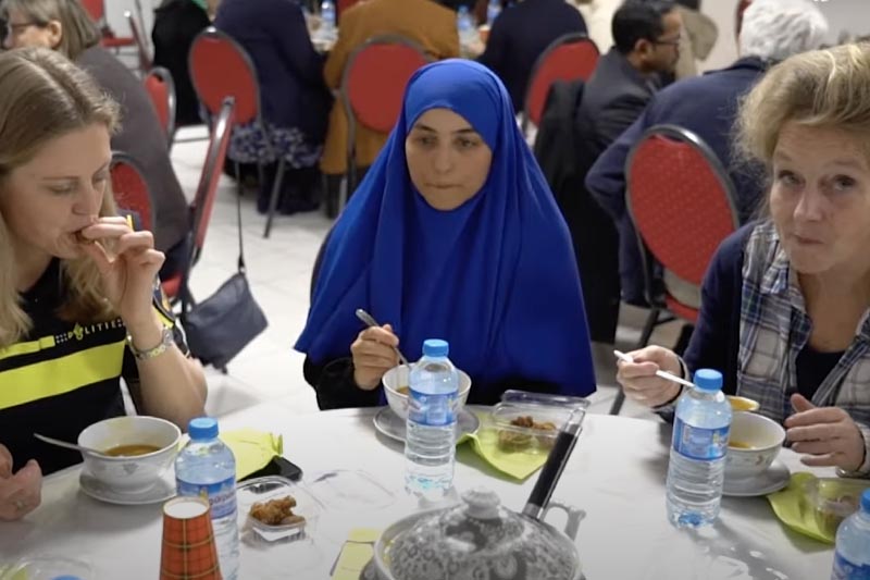 إفطار رمضاني يجمع الأديان