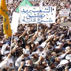 استطلاعات تكشف أسباب تصاعد "الإسلام السياسي" في صف الشباب العربي