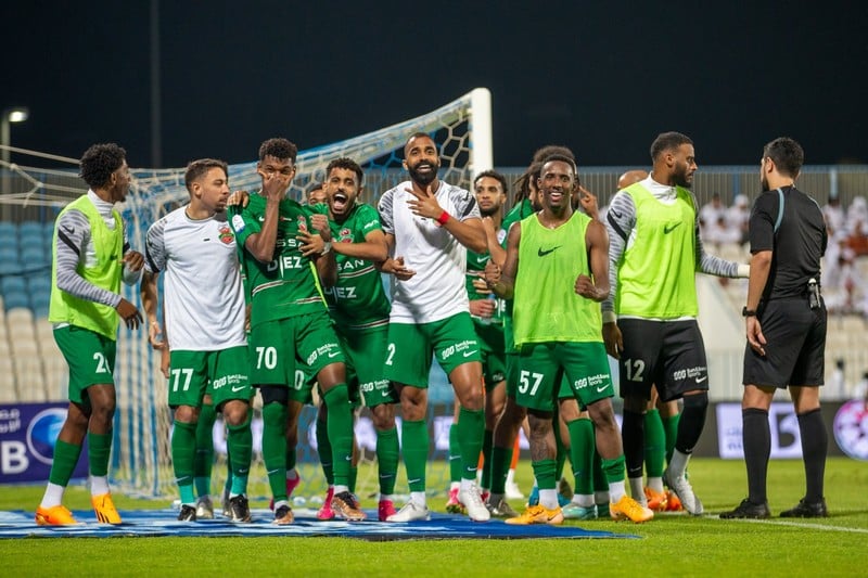 أهلي دبي يتوج بلقب الدوري الإماراتي