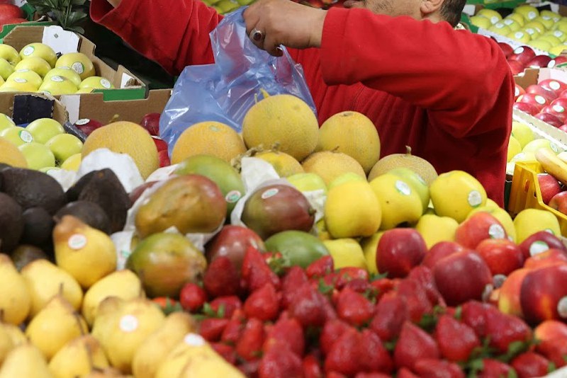 الإصابة بحساسية حبوب اللقاح تستدعي تجنب بعض الفواكه