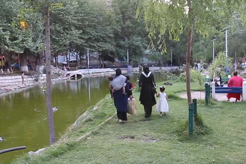 عين "تاغبالوت" تجذب الزوار
