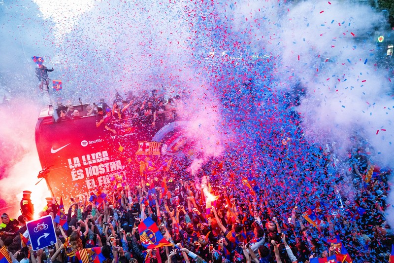 اعتقال مشجعين "متشددين" لبرشلونة بتهمة ارتكاب جرائم