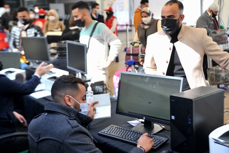 نشطاء مدنيون يعلنون استمرار سيطرة السماسرة على "مواعيد شينغن" بالمغرب