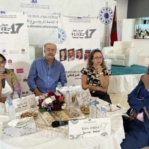 "ثويزا" ينبش في "الخبز الحافي".. وجبريل يكشف إعجاب الحسن الثاني بشُكري