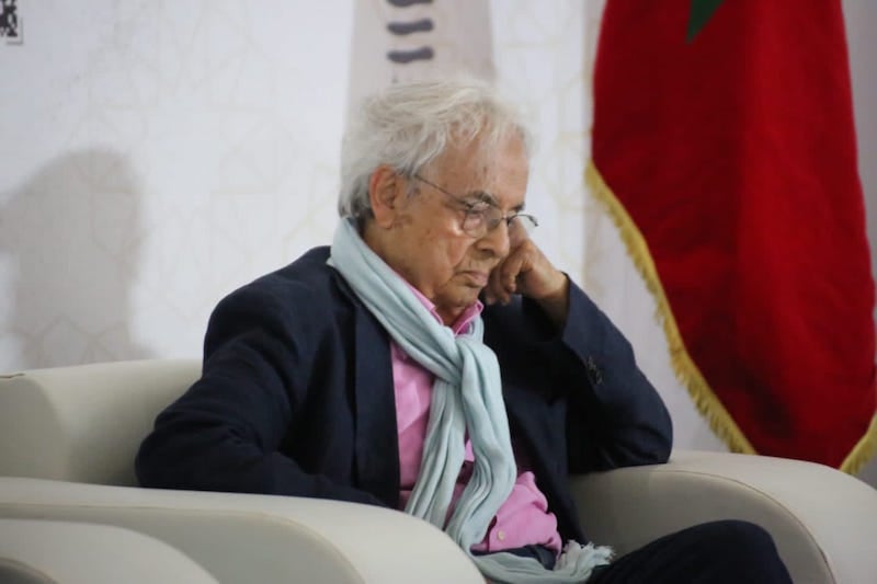 أدونيس: الانتماءات تدير المجتمعات.. ثنائي الدّين والسياسة يدمر الثقافة العربية
