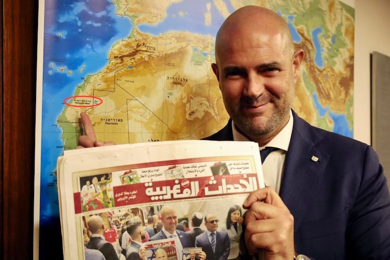 أوحانا يثمن مغربية الصحراء‬ بأصبع وابتسامة