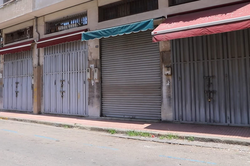 "درب عمر" يتحول  إلى حي مهجور