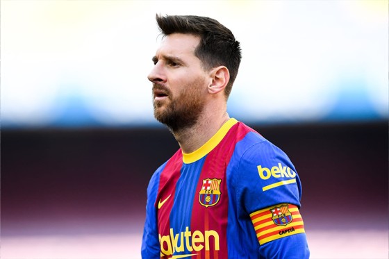 برشلونة يواصل دفع "مبالغ عالقة" لميسي حتى صيف 2025.. فما السبب؟