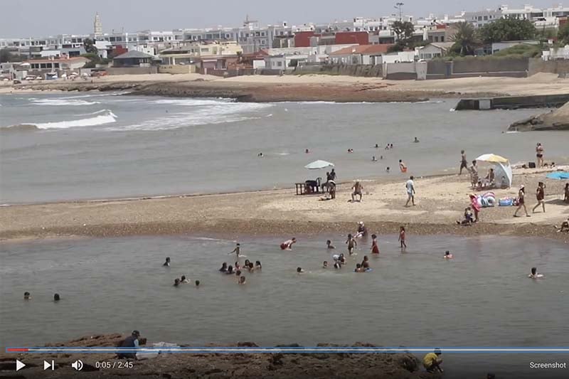 تلوث شاطئ التلال بالمنصورية