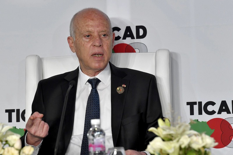 الرئيس التونسي يقيل موظفة أوهمته باسترداد مليارات الدولارات