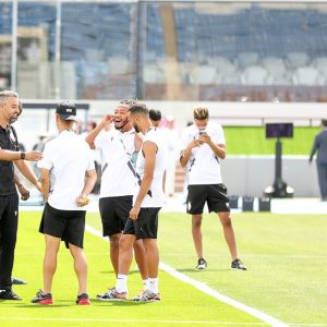 لاعبو الوداد يُجرون حصة لإزالة العياء