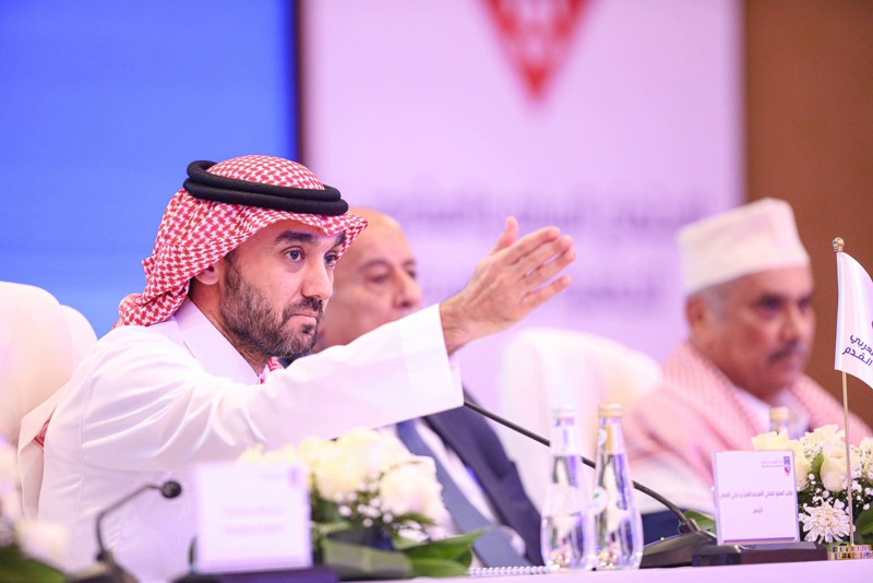 تركي الفيصل ينوه بعمل جامعة الكرة المغربية‎