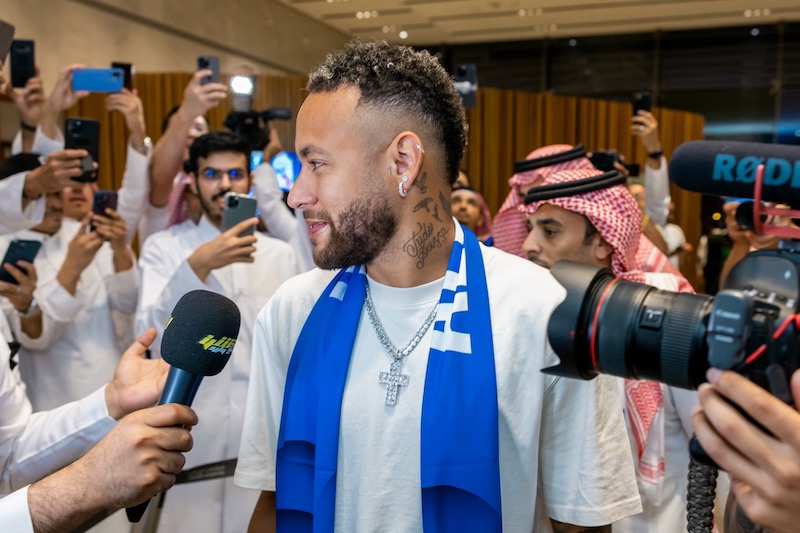 الهلال يعد بـ"تقديم عالمي" لنيمار وبونو