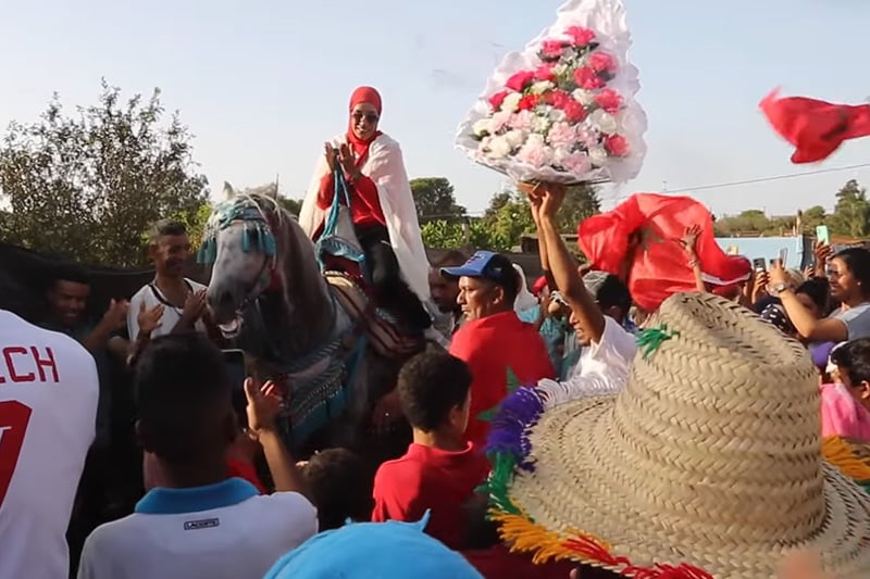 المناصرة تحتفي باللاعبة بنزينة
