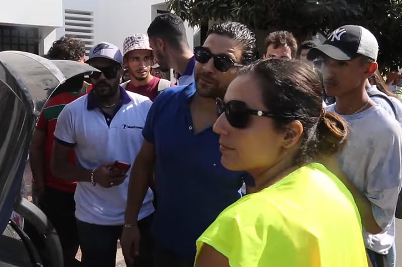 مشاهير ينخرطون في جمع المساعدات