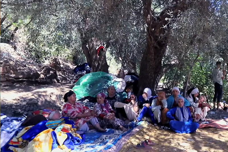سكان "آيت تيوكا" بلا عنوان