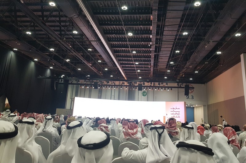 "مهرجان أبوظبي للشعر" يُفتَتح باستحضار إسهام الشيخ زايد في "ديوان العرب"