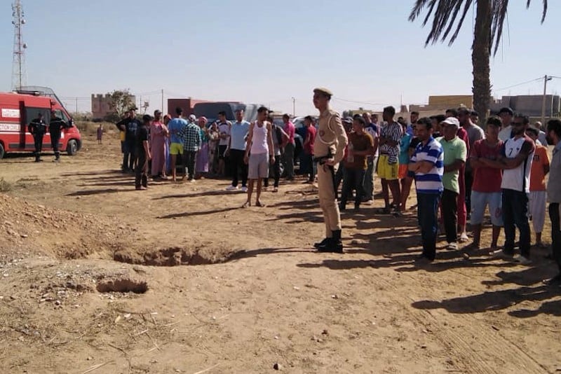 إنقاذ طفل من الموت داخل بئر مهجورة