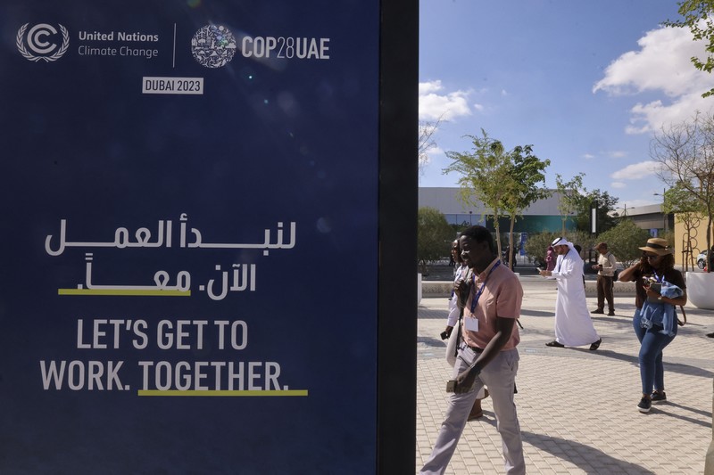 قرار تاريخي .. مؤتمر "كوب 28" في دبي يتبنى إنشاء "صندوق الخسائر والأضرار"