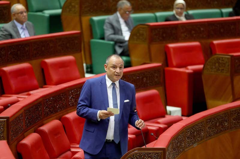 وزير التجارة يعد بمحاربة المضاربات وإحداث منطقة صناعية في كل إقليم