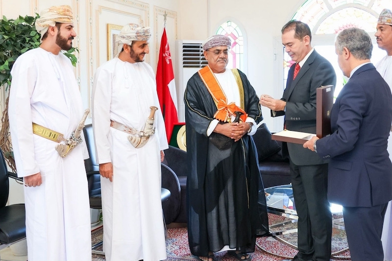 الملك محمد السادس يوشح السفير البرعمي