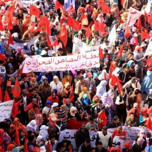 مسيرة في العيون تندد باستهداف السمارة