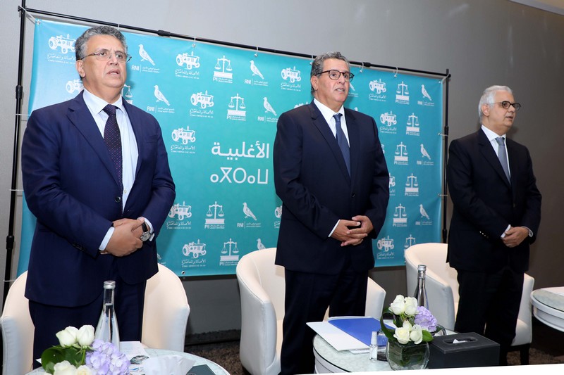 زعماء أحزاب الأغلبية يتشبثون بوحدة الصف ويرفضون "التشويش" على عمل الحكومة