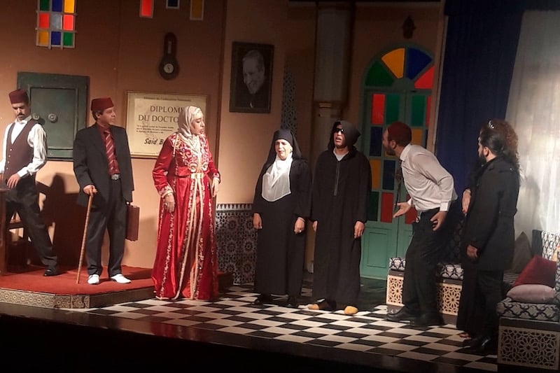 "حفيد مبروك" يكرم الراحل عزيز موهوب
