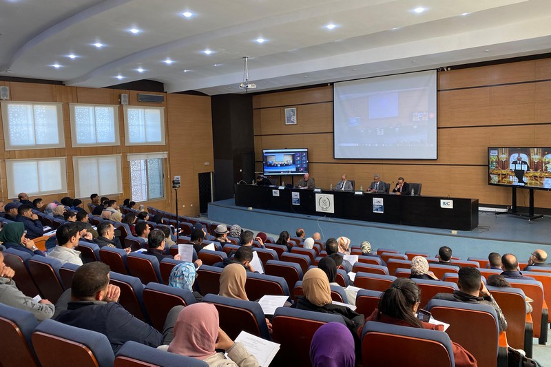 ندوة علمية تحذر من "المنشورات المزيفة"