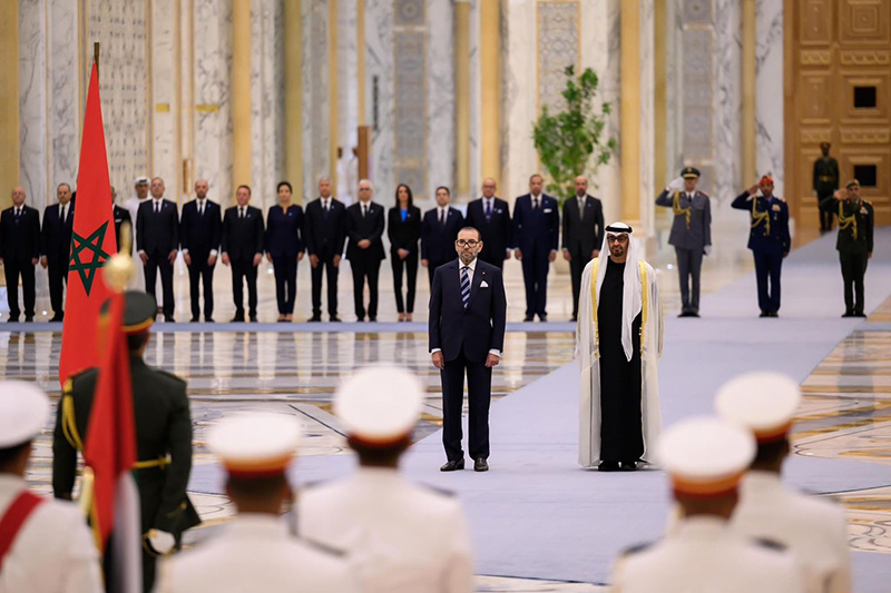 مراسم استقبال الملك في الإمارات