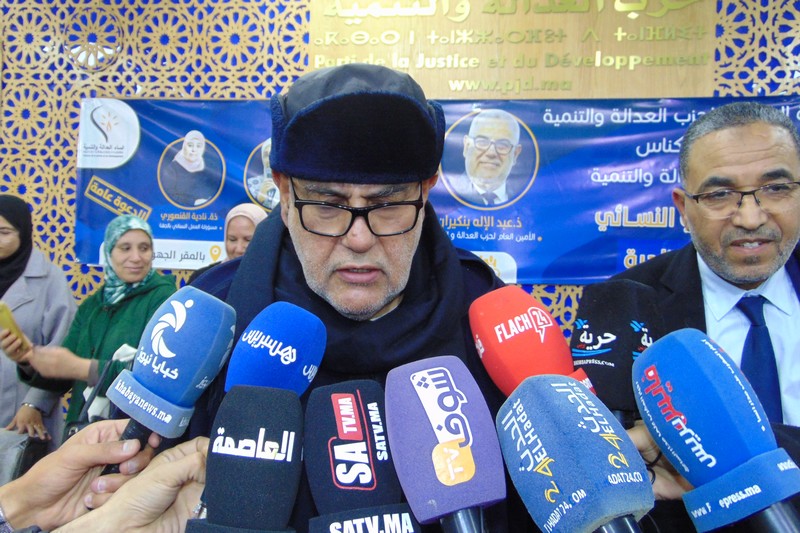 بنكيران يدعو الأساتذة إلى الرجوع للأقسام