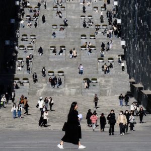 كوريا تصارع التحديات بعزيمة استثنائية