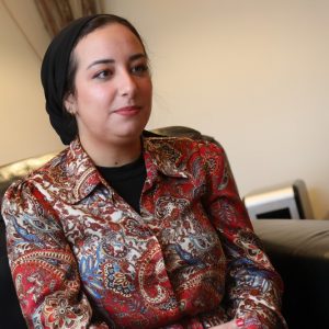 مسارات مغاربة في كيبيك .. لينا الإدريسي تخدم التجارة بالخبرة القانونية