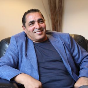 محمد الداحوس يتعمق في التجربة الكندية بخطوات اقتصادية وتساؤلات إنسانية