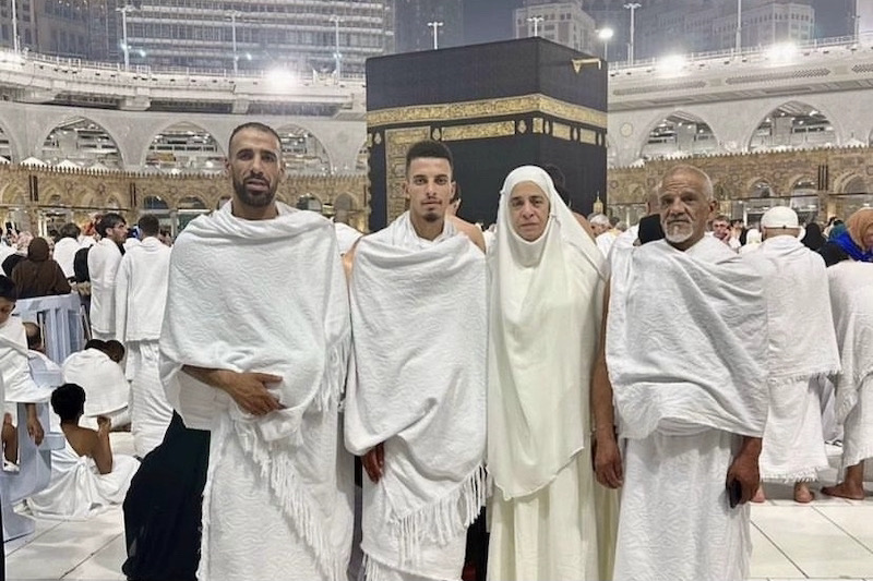 مشاهير يستقبلون "رأس السنة" في مكة