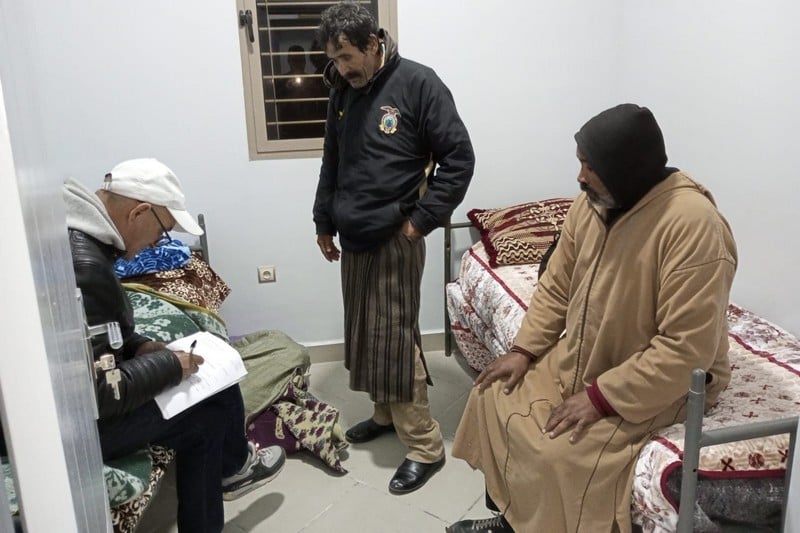 حملة "دفء" تستهدف مشرّدين بسطات