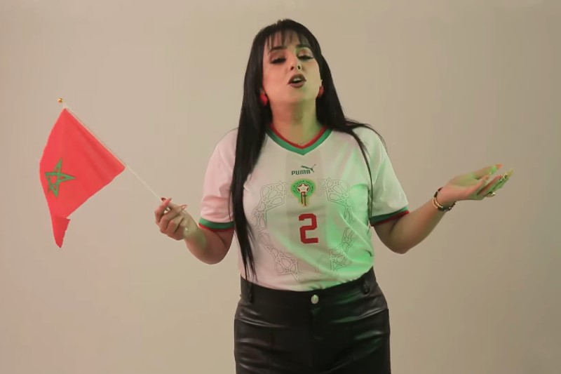 فنانون مغاربة يتحدون الانتقادات بأعمال مهداة إلى "أسود الأطلس"
