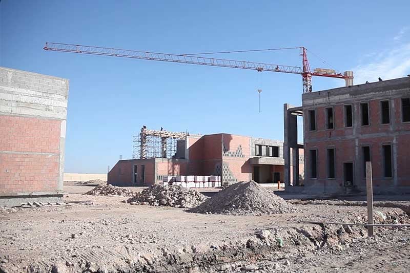 بناء أكاديمية للكرة بالعيون