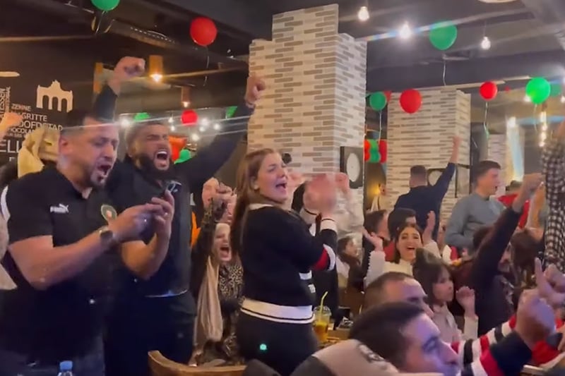 لقاءات المنتخب وأسعار المقاهي