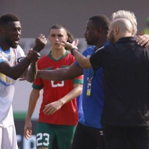 “الكاف” يعاقب الركراكي بالتوقيف 4 مباريات ويغرم الاتحادين الكونغولي والمغربي