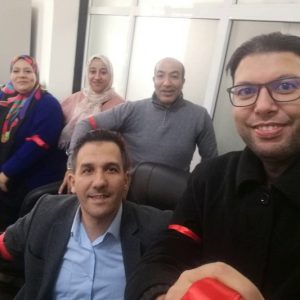 كتاب الضبط بإنزكان يحملون الشارات الحمراء
