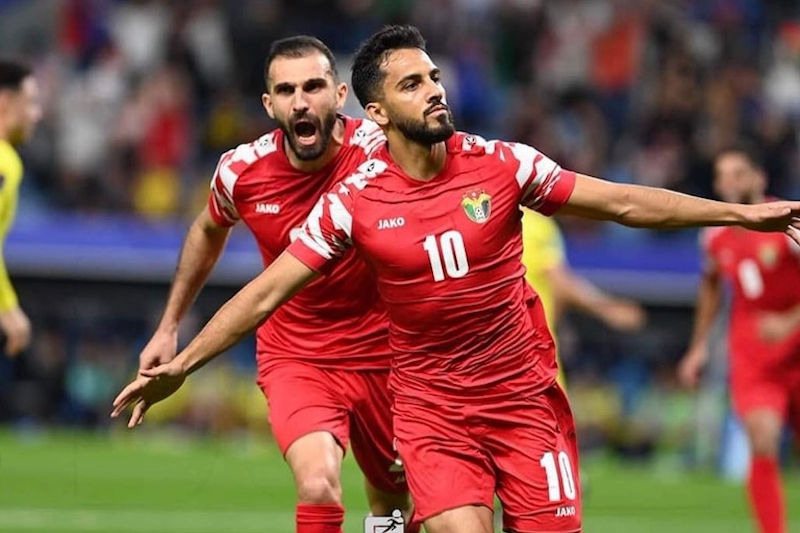 عموتة يكسب الرهان الأول في كأس آسيا