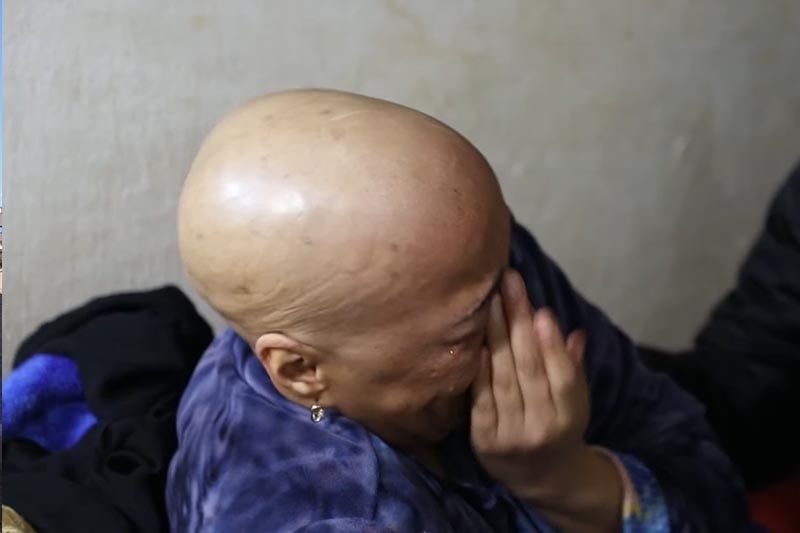 محنة أم مع الفقر والسرطان
