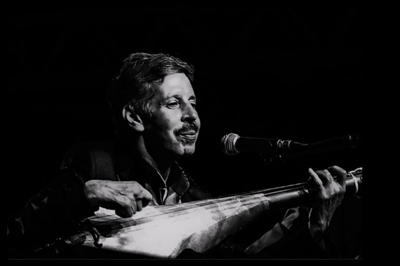 محمد رويشة .. عندما خطف "عراب الغناء الأمازيغي" قلب الملك الحسن الثاني
