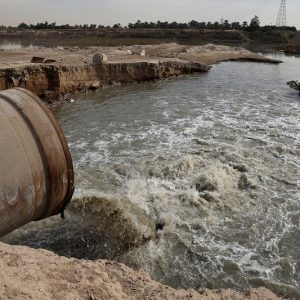 التلوث يتحالف مع أزمة الجفاف في تهديد الأنهار بالعراق