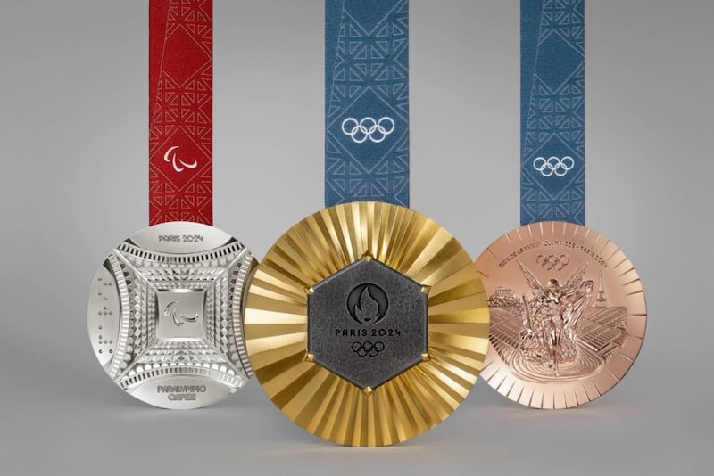 قطع من برج إيفل تزين الميداليات الأولمبية "باريس 2024"