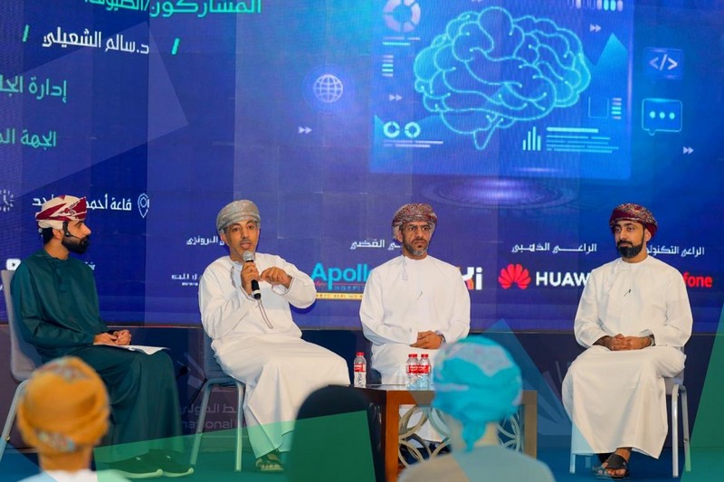 خبراء يناقشون بمسقط دور الذكاء الاصطناعي في تخفيف الإنفاق على التعليم