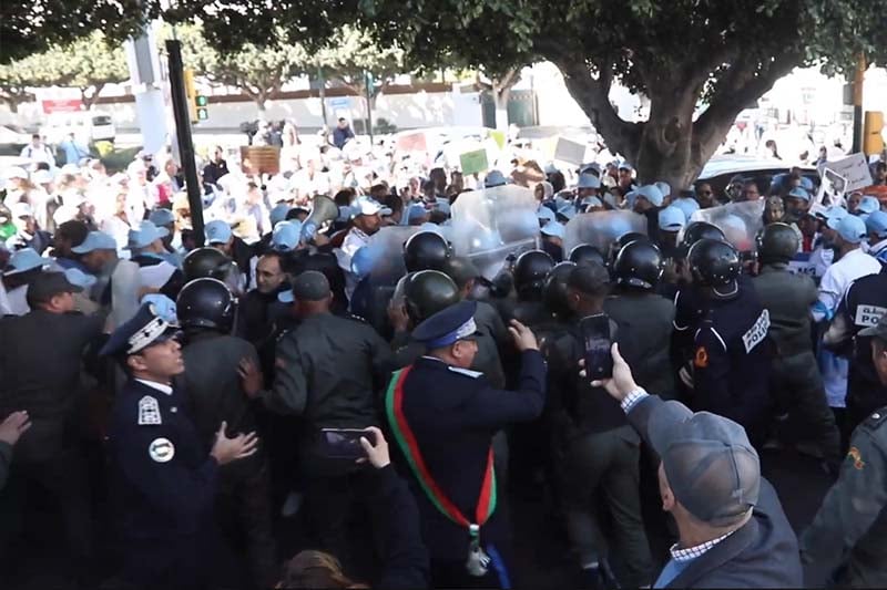 تفريق وقفة لـ"شيوخ الممرضين"